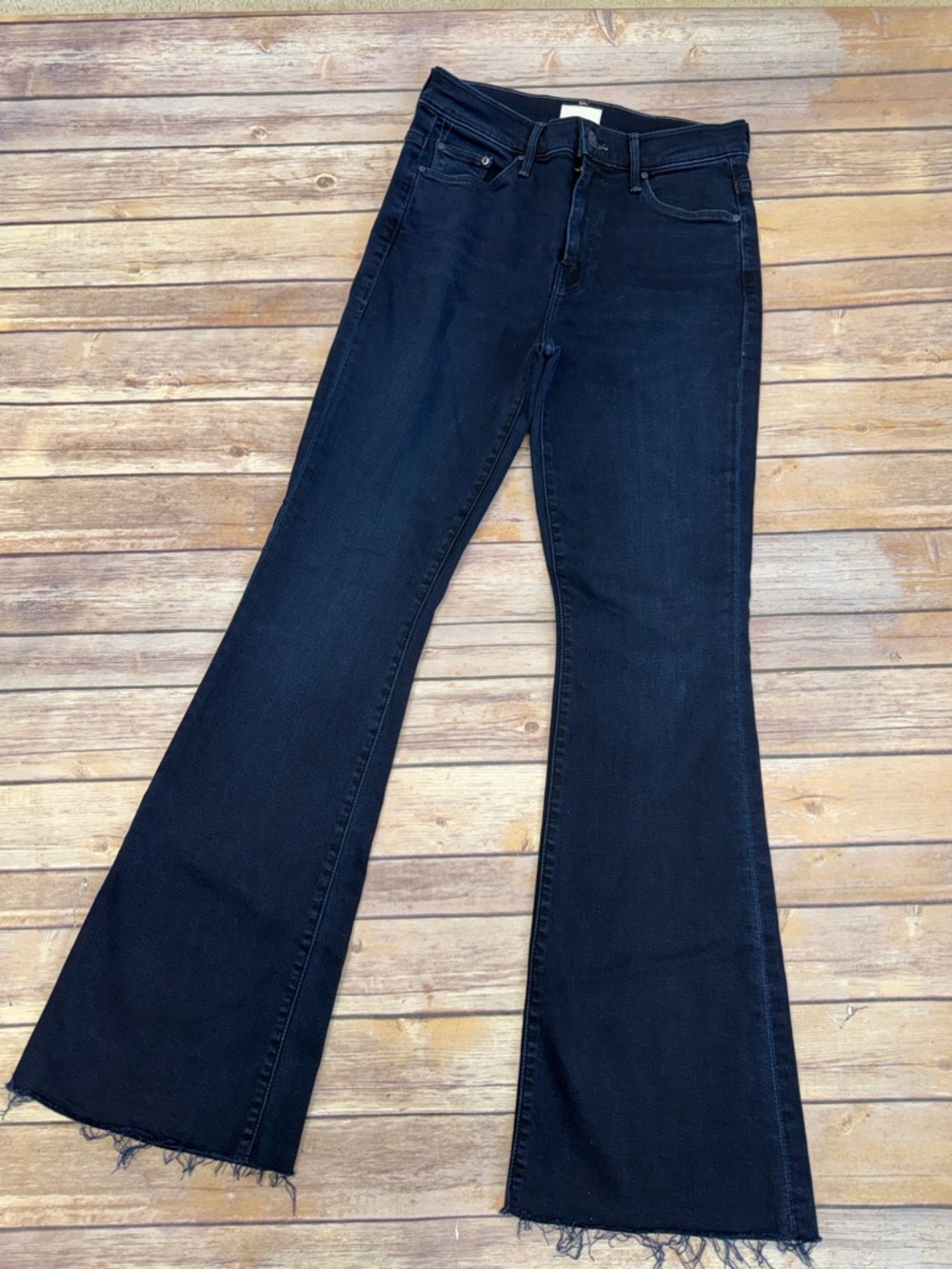 MOTHER The Weekender Fray Jeans In Chip In The Shoulder Size 26